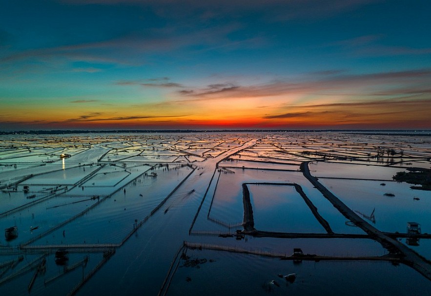Catching Romantic Sunrise on Chuon Lagoon, Hue