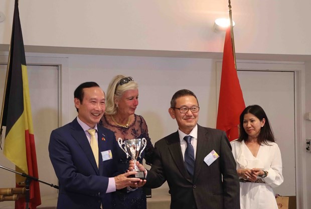 Belgian, Vietnamese Golfers Raise Funds for AO/Dioxin Victims