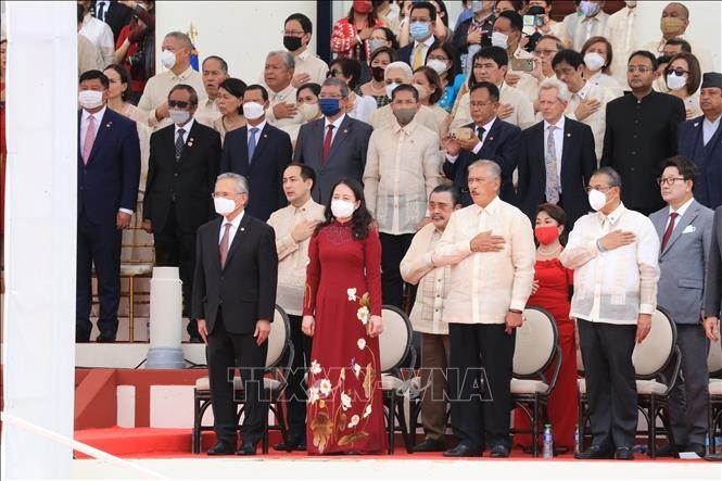 Vietnamese Vice President Busy in Philippines' Visit