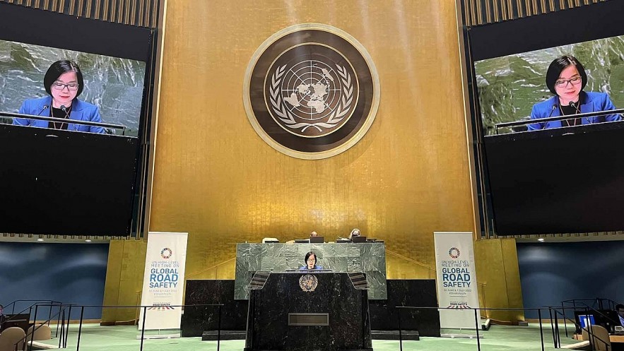 Ambassador Nguyen Phuong Tra, Charge d'affaires a.i. of Vietnam to the UN, speaks at the session. Photo: WVR/VNA