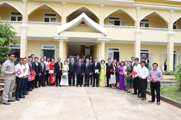 Da Nang Helps Laos' Xekong Province Train High-Quality Human Resources
