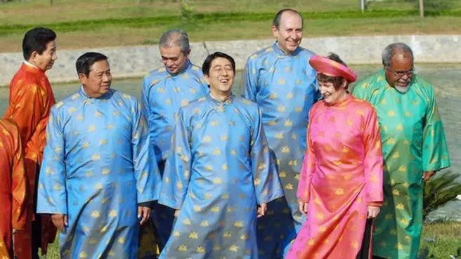 Vietnam's Leaders Pay Tribute to Former Japan PM Shinzo Abe