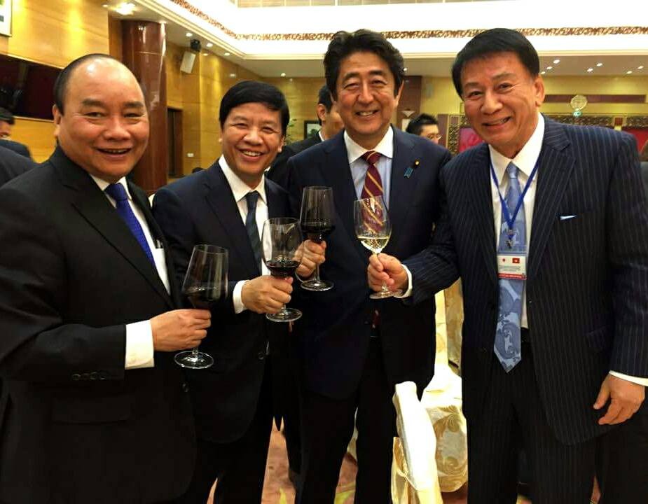 Vietnam's Leaders Pay Tribute to Former Japan PM Shinzo Abe