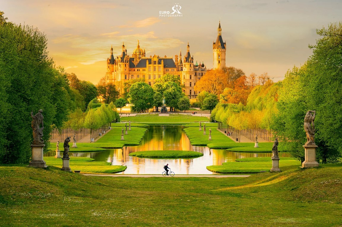 Enchanting Schwerin Castle through the Lens of a Vietnamese Photographer
