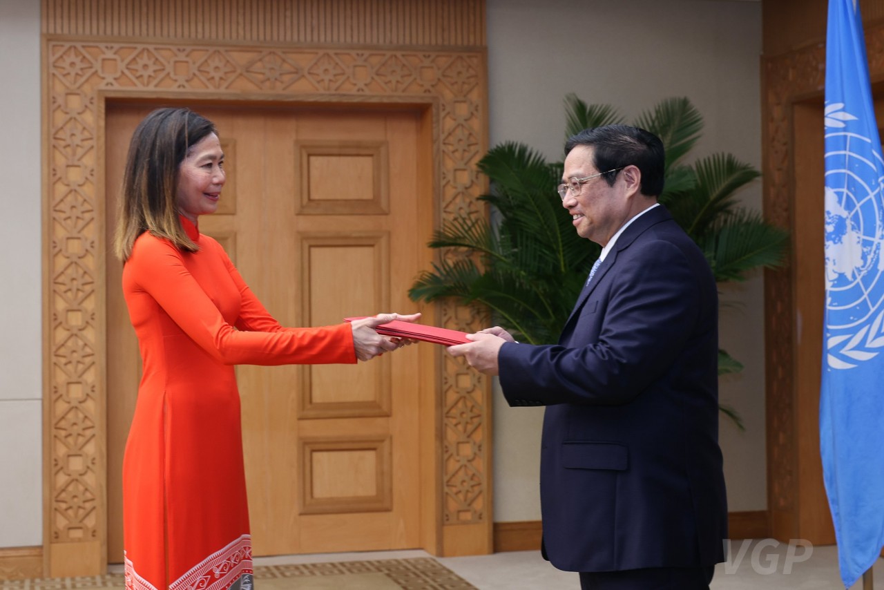 New UN Resident Coordinator in Vietnam Presents Credentials