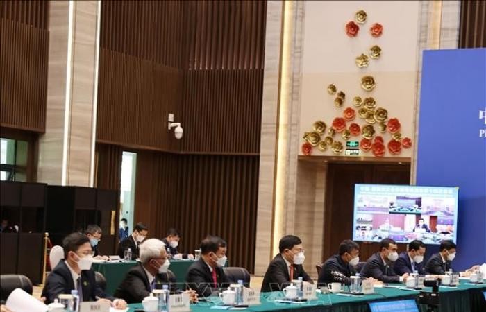 Vietnam, China Should Work to Control Disagreements, Respect Each Other's Legitimate Rights and Interests