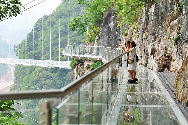 Amazing Record Breaking Bridges over the World