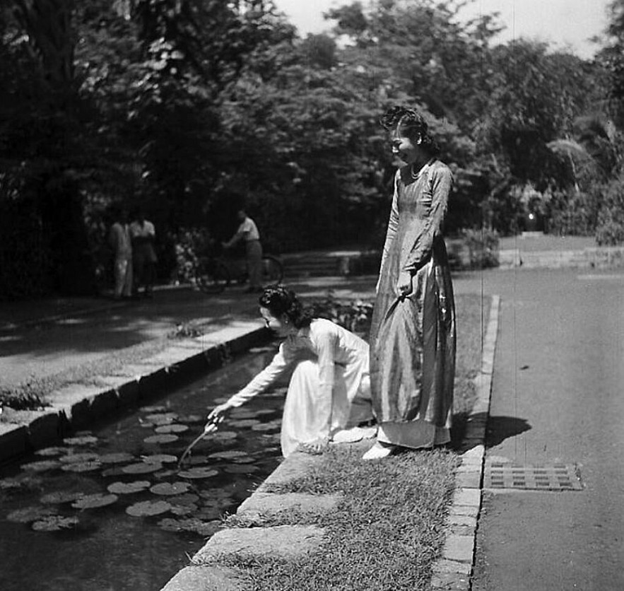 Saigon-Cho Lon in 1947 Through A French Photographer's lens