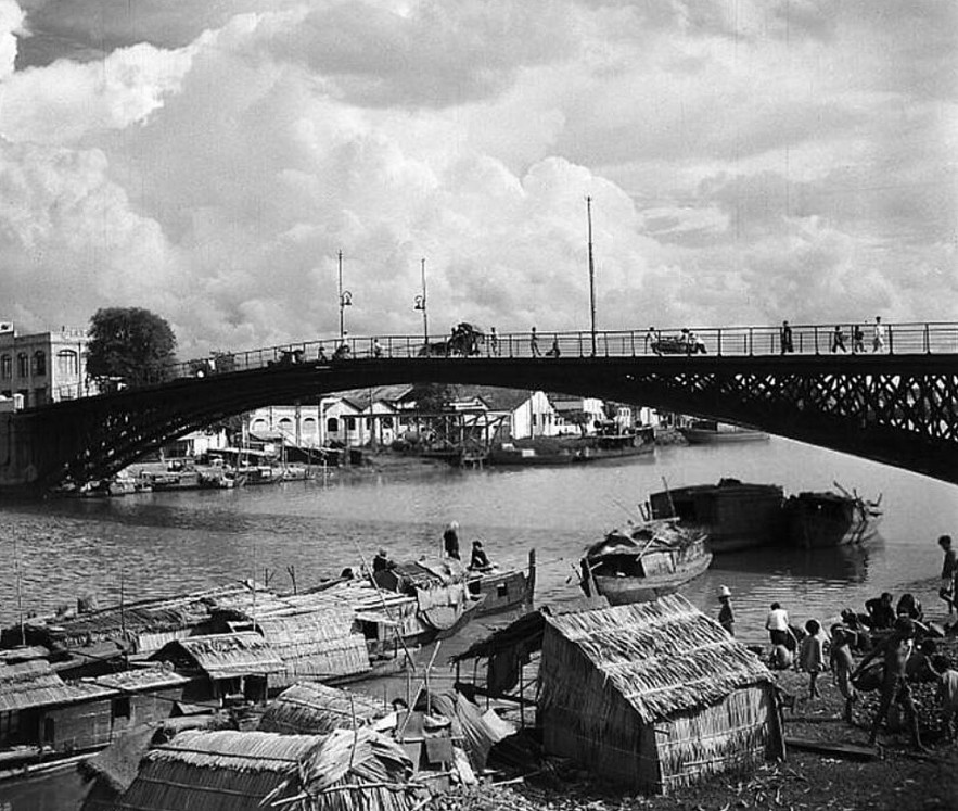 Saigon Cho Lon in 1947 Through A French Photographer's lens