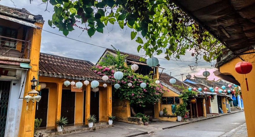 Ideal Tourist Destinations Corresponding to the 12 Zodiac Signs