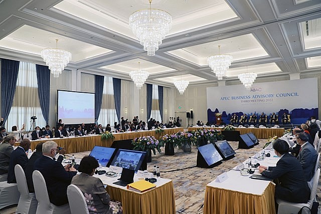 President Highlights Good Opportunities for APEC Investors in Vietnam