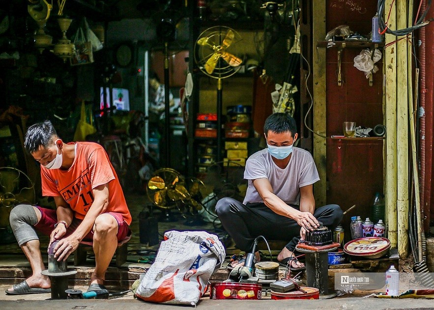 Photo: Tap chi Nguoi Dua Tin