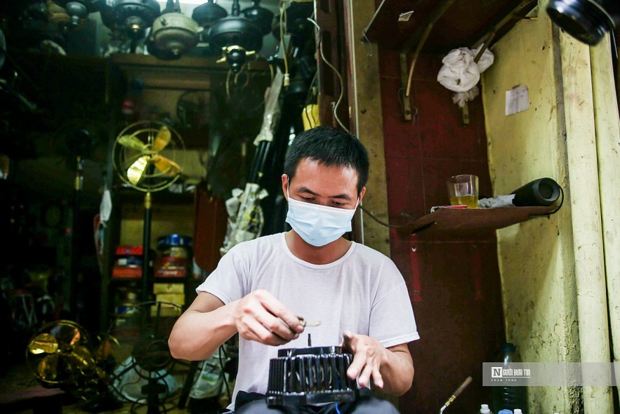 Photo: Tap chi Nguoi Dua Tin