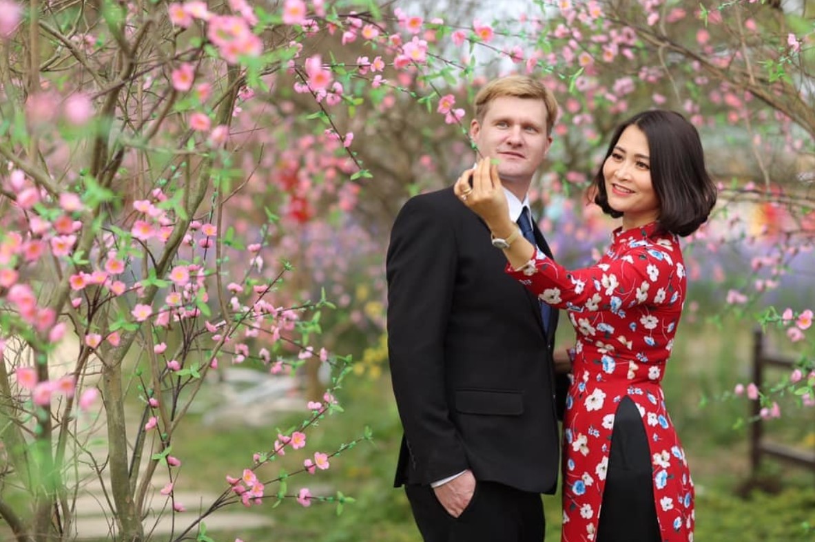 Love Beyond Gender: How a Spouse Supports their Trans Partner