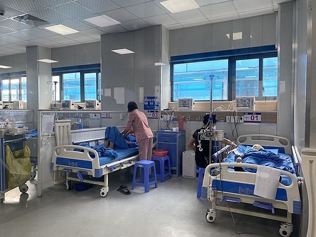 Covid-19 treatment. Photo: VNA