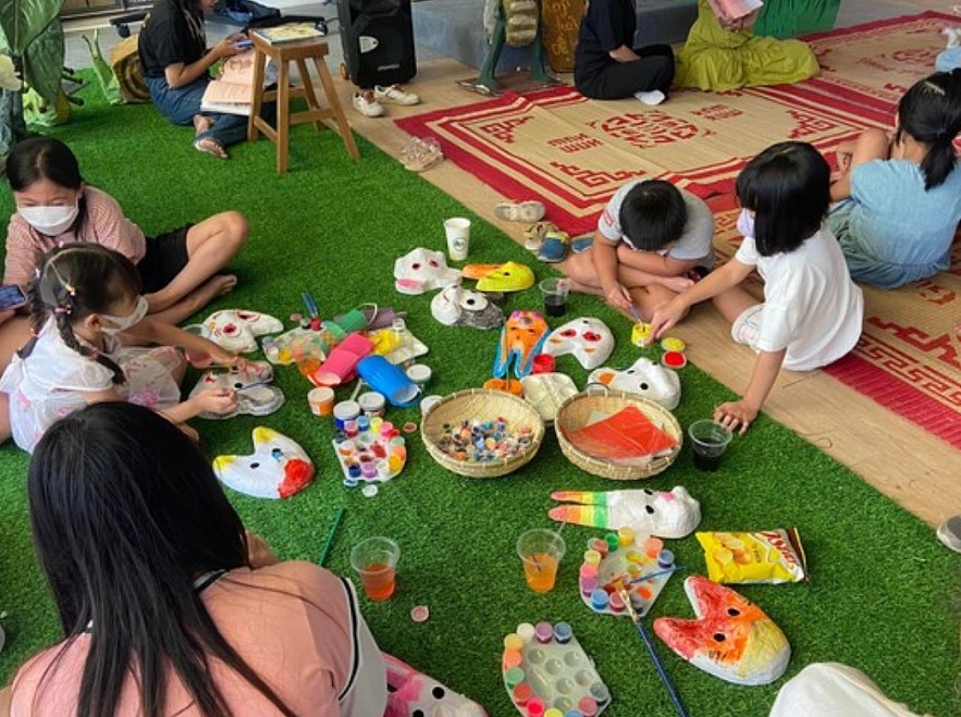 Mid Autumn Festival Bilingual Books Released For Children