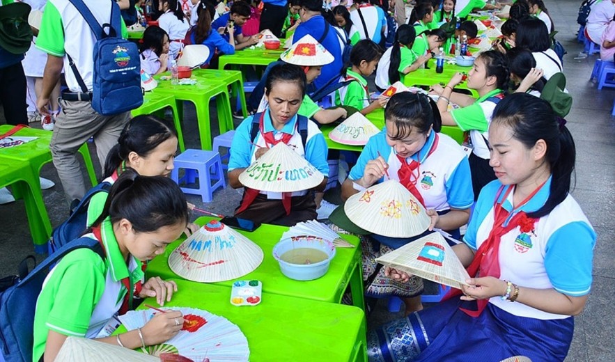 Festival Held For Vietnam, Laos and Cambodia Children