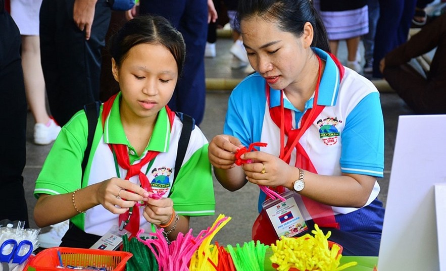Festival Held For Vietnam, Laos and Cambodia Children