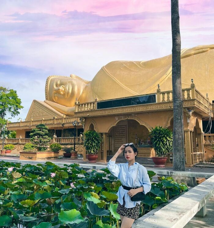 The 600-year-old Golden Pagoda in Tra Vinh Boasts Palace-like Magnificence
