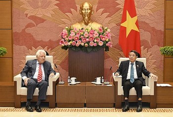 NA Vice Chairman Works with WB Delegation on Achieving National Growth Targets