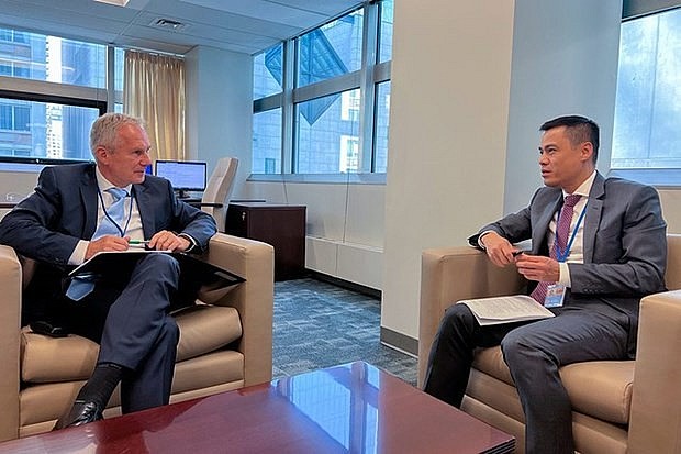 Vietnam Pledges to Join Efforts in Seeking Solutions to Global Challenges