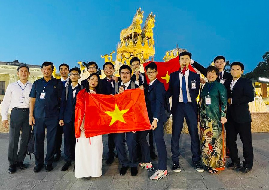 Congrats to Students Pocketing 6 Medals from Int'l Astronomy-Astrophysics Olympiad