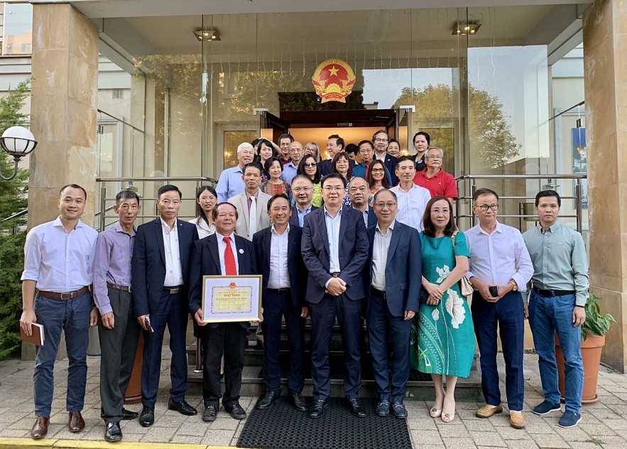 Vietnam Supports Expatriates in Poland to Overcome Difficulties