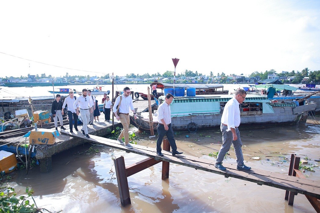 COP26 President Returns to VietNam to Drive Progress on Clean Energy Transition