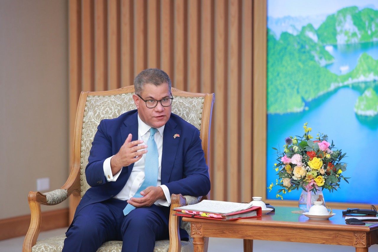 COP26 President Returns to VietNam to Drive Progress on Clean Energy Transition