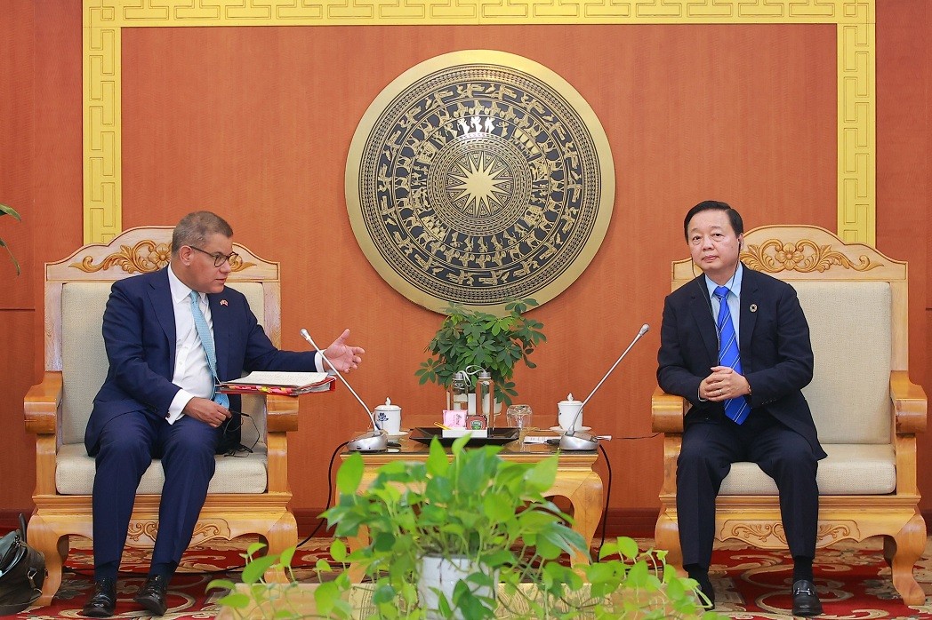 COP26 President Returns to VietNam to Drive Progress on Clean Energy Transition