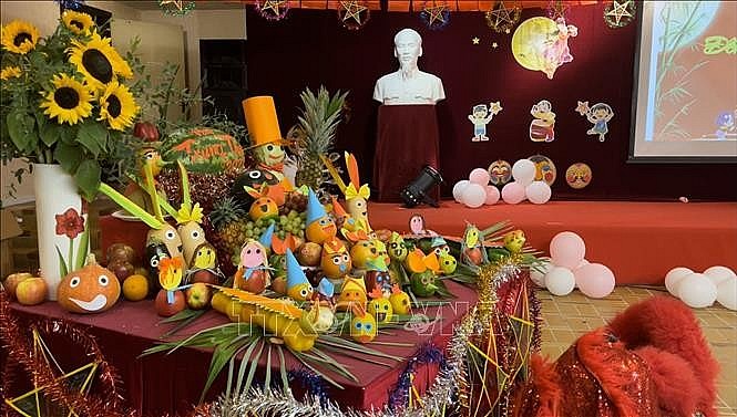 The tray of the 2022 Full Moon Festival in France.  Photo: VNA