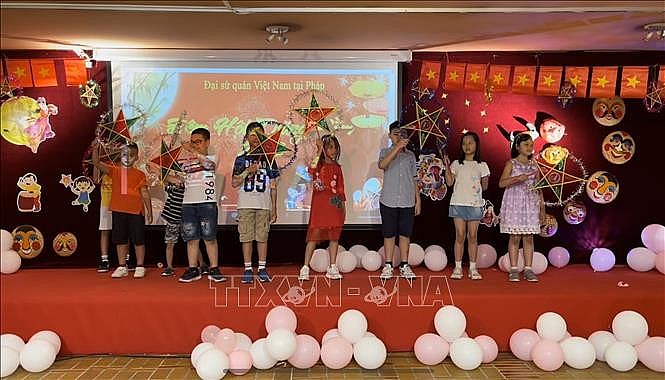 A performance performed by children.  Photo: VNA
