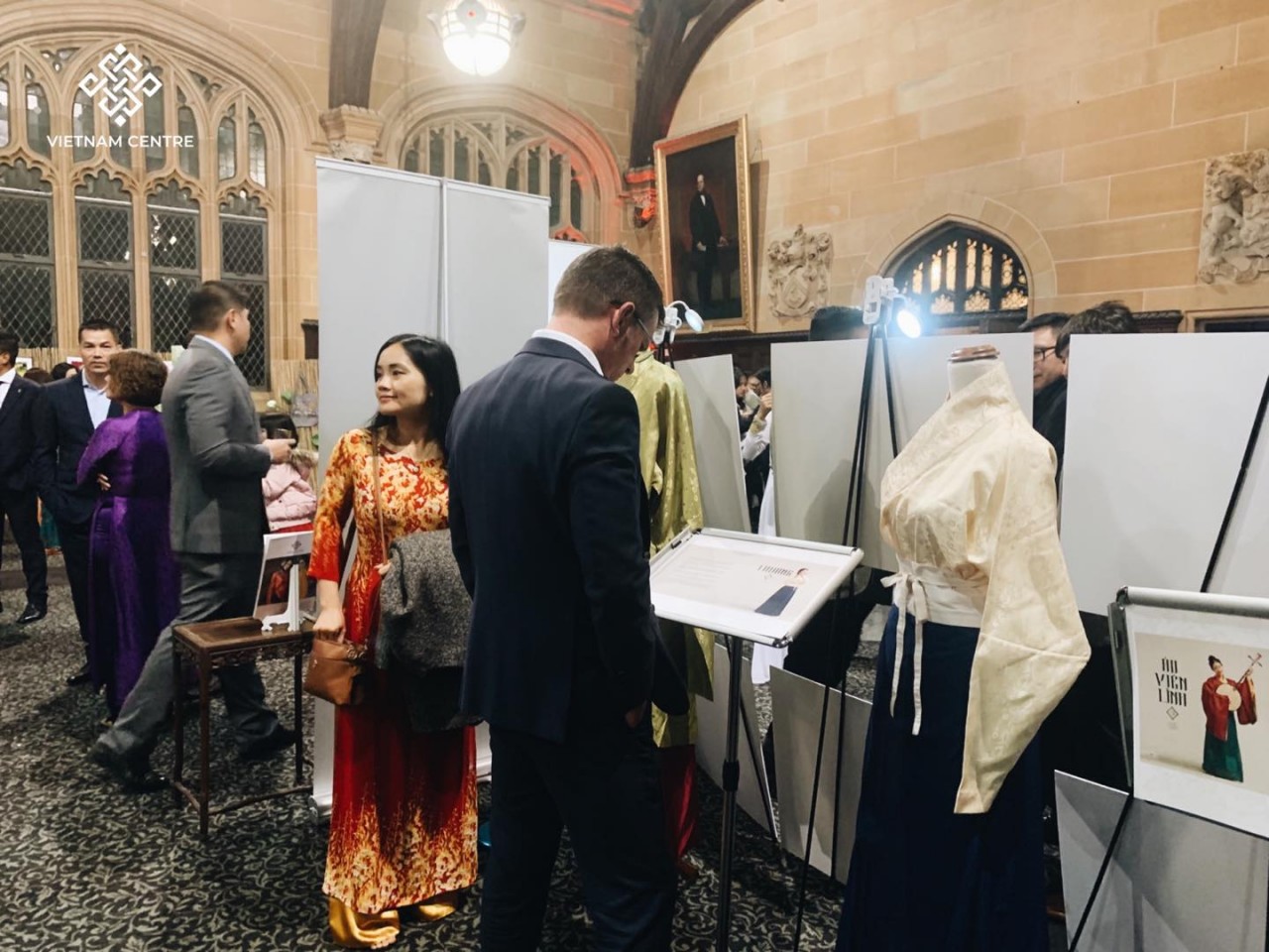 Australians Amaze with Vietnamese Traditional Costumes