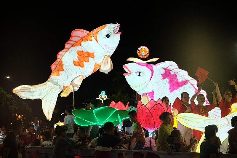 Amazing and Unique Mid-Autumn Festival in Tuyen Quang