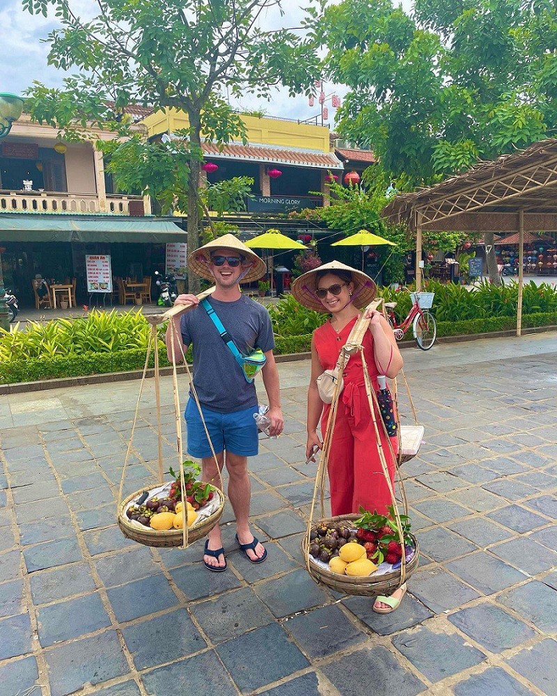 US Arts Envoy Concludes Tour in Vietnam