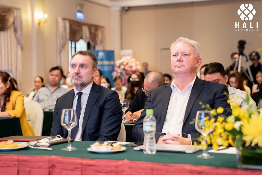 “This fiscal year is a golden investment opportunity for Vietnamese investors”