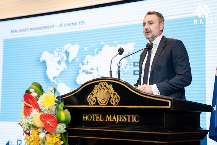 “This fiscal year is a golden investment opportunity for Vietnamese investors”