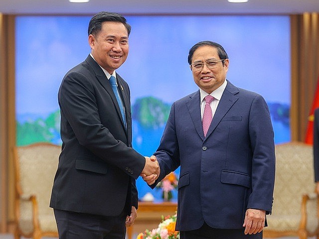 Vietnam Consider Continued Purchase of Electricity from Laos