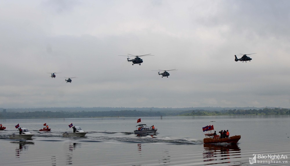 First-ever rescue drill strengthen defence ties among Vietnam, Laos, Cambodia