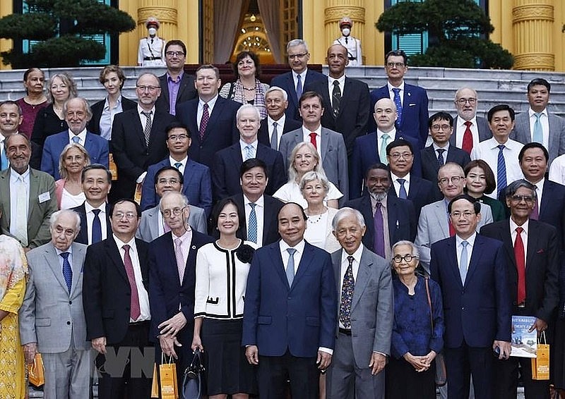 President Calls for Cooperation of International Scientists in Development