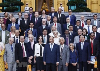 President Calls for Cooperation of International Scientists in Development