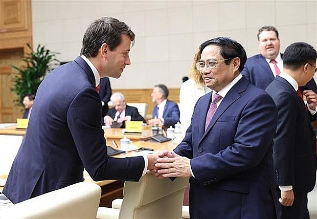 Vietnam Pledges to Create the Best Business Environment for Foreign Investors