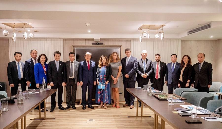 The delegation worked with the Israel - Vietnam Chamber of Commerce