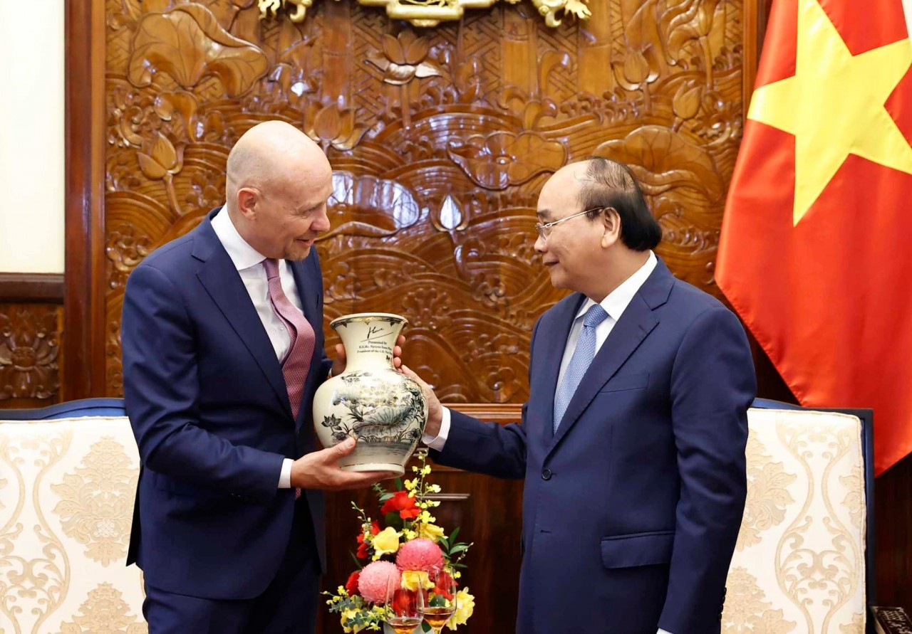 President Nguyen Xuan Phuc receives Dutch Ambassador Kees Van Baar. Photo: VGP