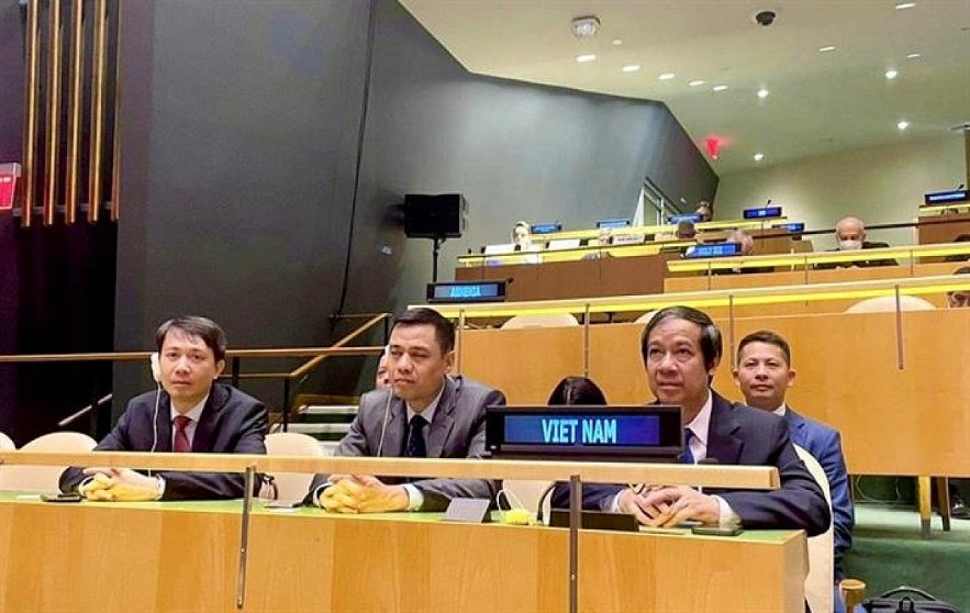 Education Minister nguyen Kim Son addresses the summit. Photo: MoET