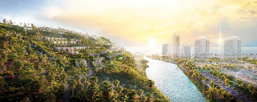 Hollywood Hills owns a unique elevation on the hillside embracing the bay.