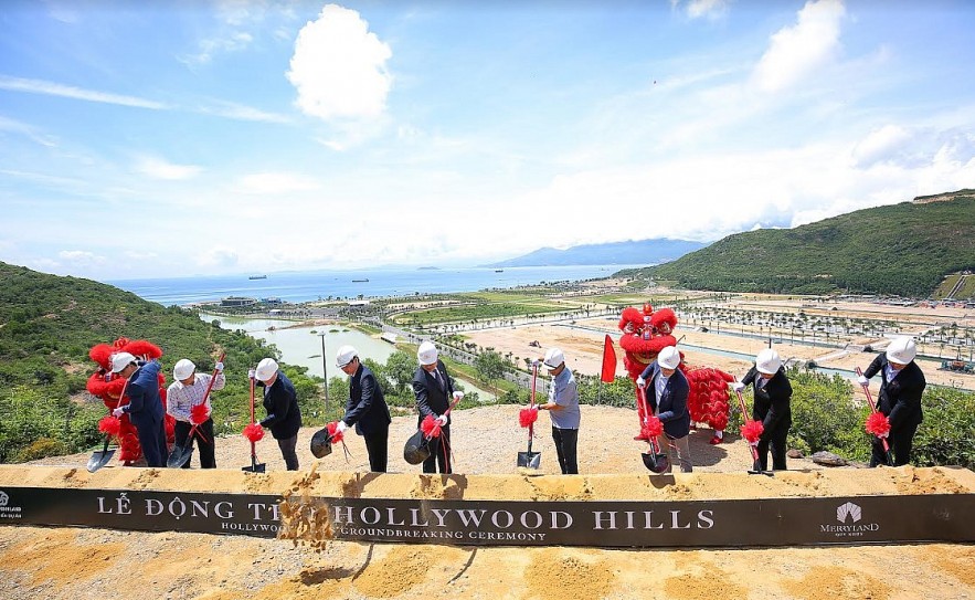 Delegates conduct the groundbreaking ceremony of Hollywood Hills by YOO Inspired by Starck