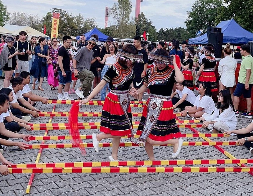 Honoring Vietnamese Culture Through Asian Day 2022
