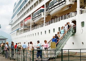 Thua Thien - Hue Welcomes Back International Tourists by Sea
