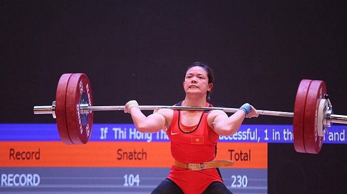 Vietnamese Weightlifter Won Gold Medals at the Start of Asian Championship